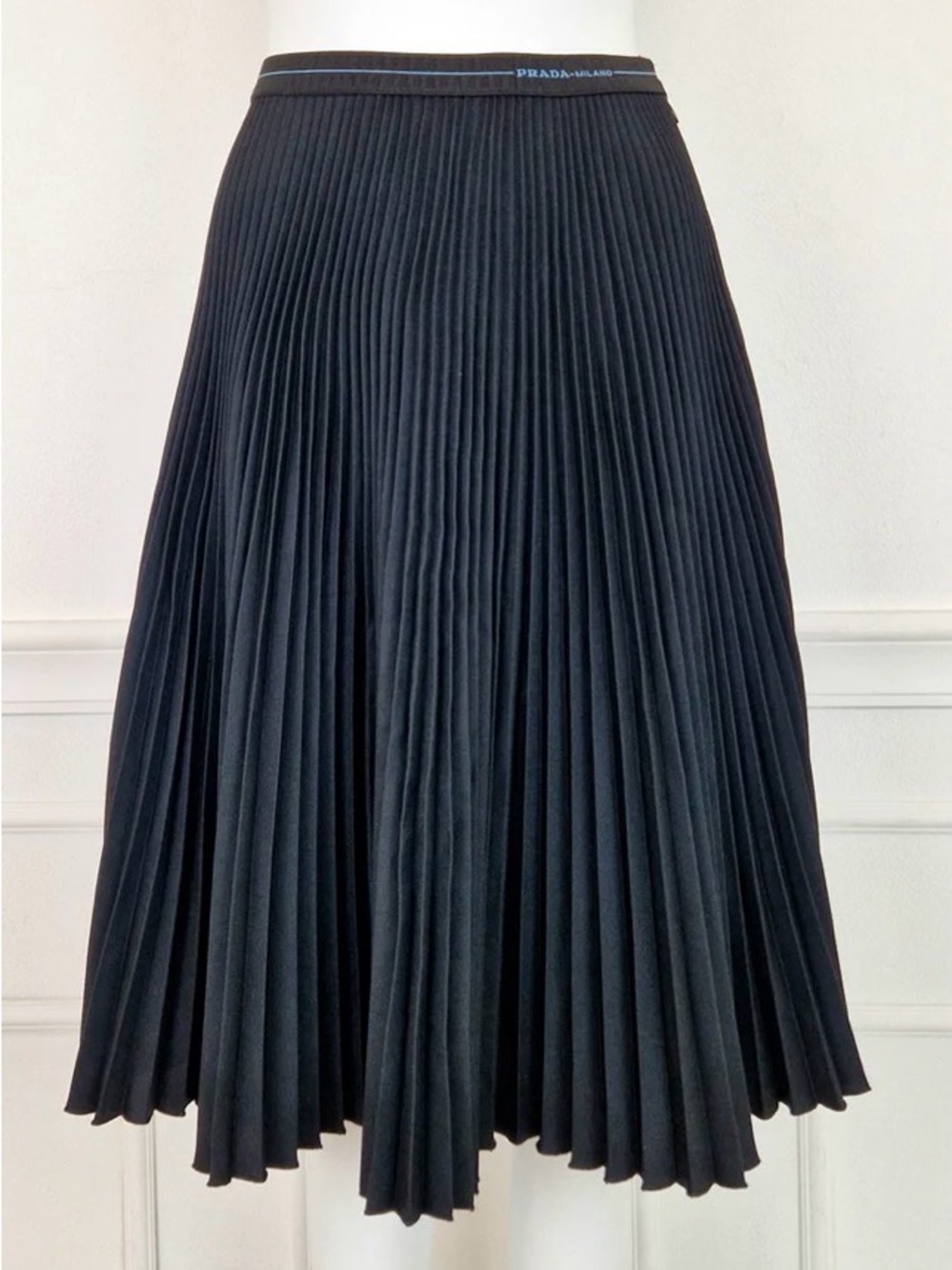 Prada Black Pleated Circle Midi Skirt with Logo Waistband size EU 40 / US 8
